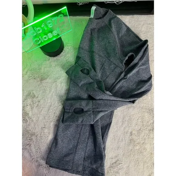 Ivivva Girls Long Sleeve Athletic Top Gray Size 14 Thumbholes - Picture 5 of 5